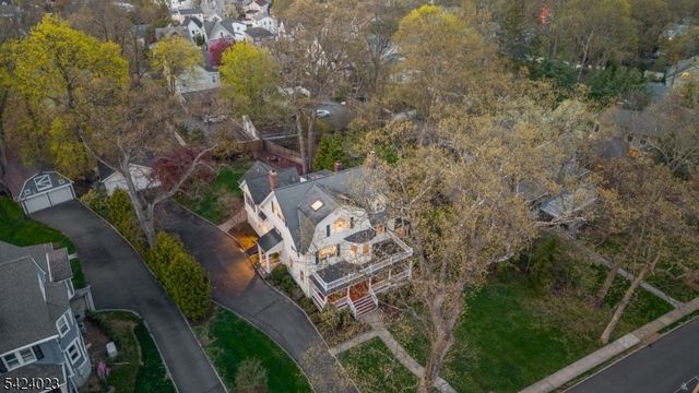 39 Oak Ridge Ave, Summit City, NJ 07901