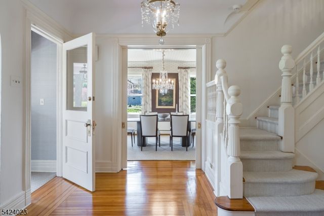 39 Oak Ridge Ave, Summit City, NJ 07901