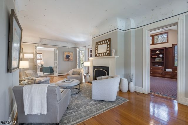 39 Oak Ridge Ave, Summit City, NJ 07901