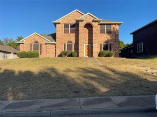508 Glenwick Drive, Desoto, TX 75115