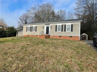 1104 Robin Hood Road, High Point, NC 27262