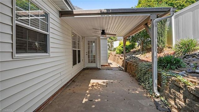5305 Old Plantation Circle, Winston-salem, NC 27104