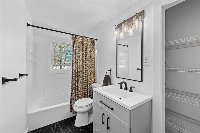 3 Lark Dr, Hudson, MA 01749