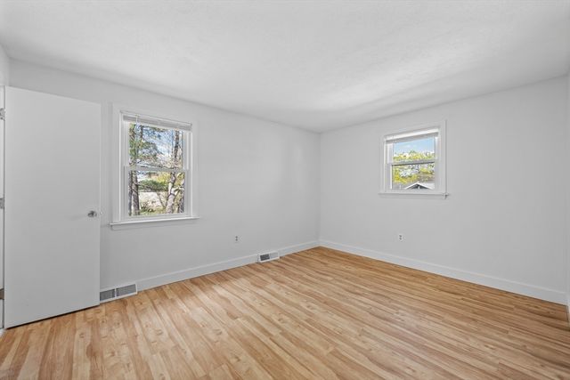 3 Lark Dr, Hudson, MA 01749