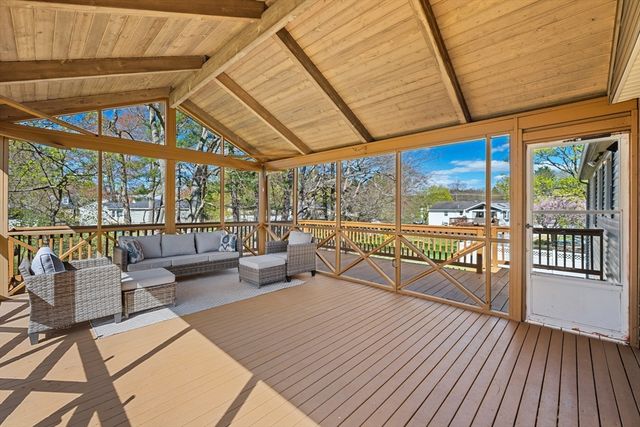 3 Lark Dr, Hudson, MA 01749