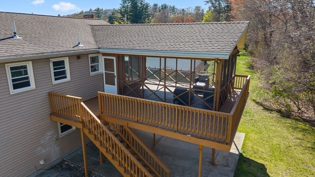 3 Lark Dr, Hudson, MA 01749