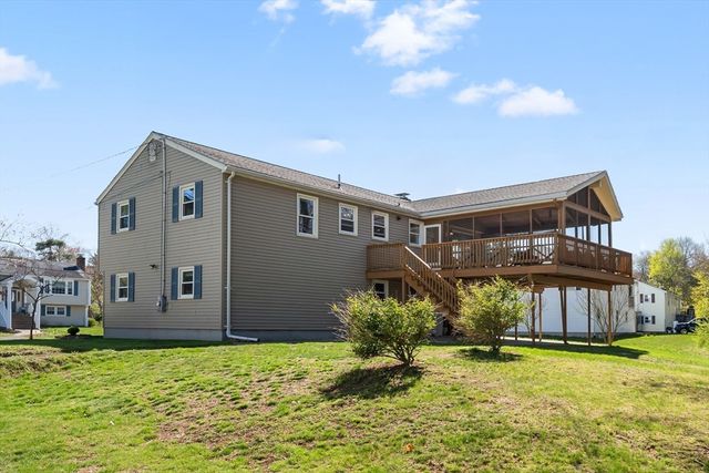 3 Lark Dr, Hudson, MA 01749