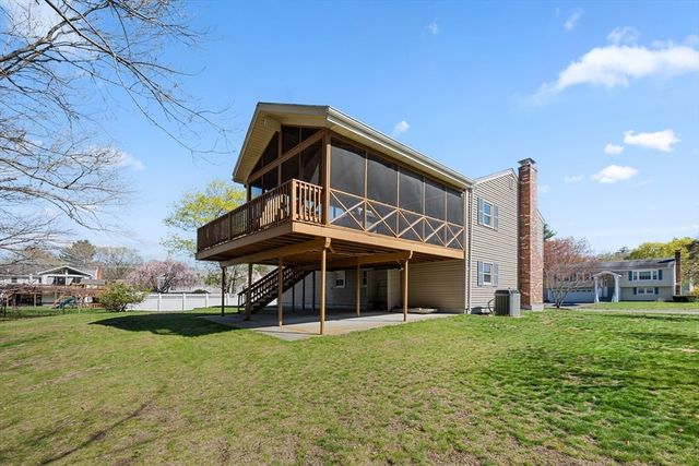 3 Lark Dr, Hudson, MA 01749