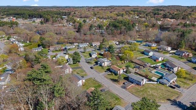 3 Lark Dr, Hudson, MA 01749