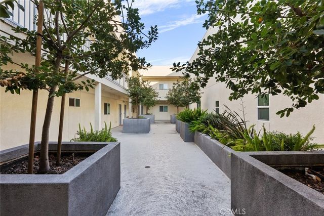 6320 Beck Avenue, North Hollywood, CA 91606