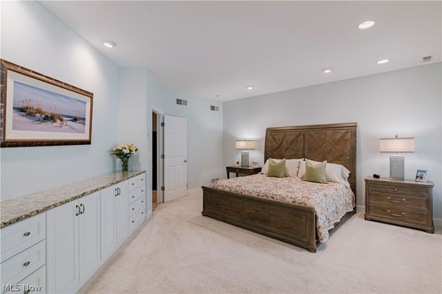 2816 Remington Point, Aurora, OH 44202