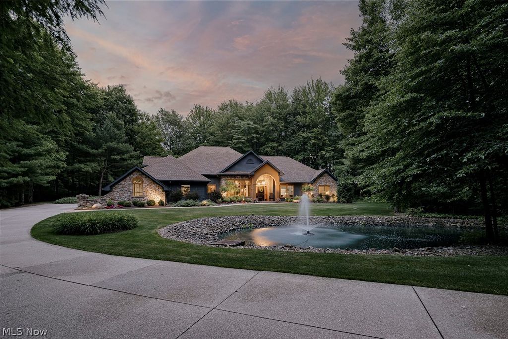 2816 Remington Point, Aurora, OH 44202