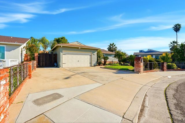 1273 Bundy Avenue, Clovis, CA 93611