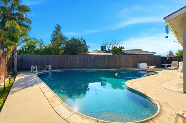 1273 Bundy Avenue, Clovis, CA 93611