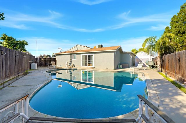 1273 Bundy Avenue, Clovis, CA 93611