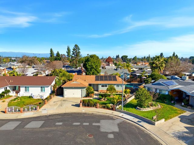 1273 Bundy Avenue, Clovis, CA 93611