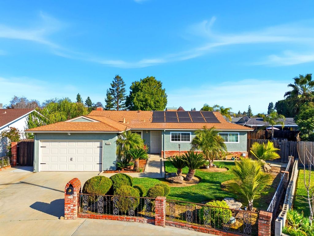 1273 Bundy Avenue, Clovis, CA 93611