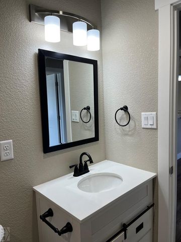 522 Columbia Ave, Swink, CO 81077