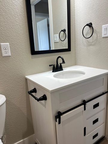 522 Columbia Ave, Swink, CO 81077