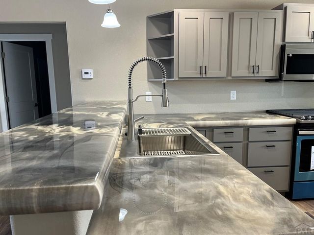 522 Columbia Ave, Swink, CO 81077