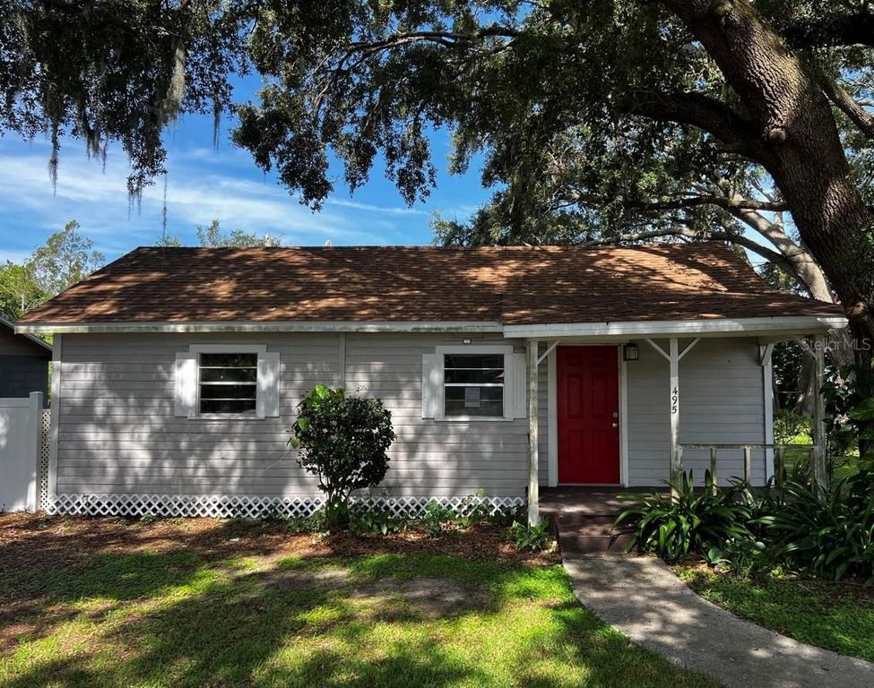 Image 1 of property listing at 495 FERN AVENUE, Tavares, FL 32778