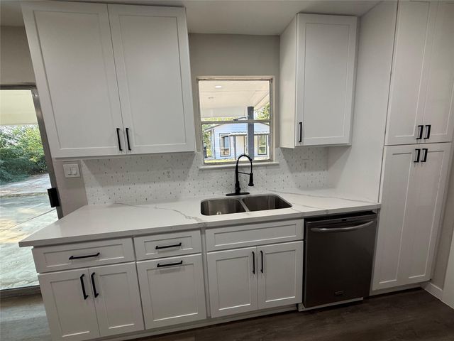 4306 Pine Meadow Drive, Richmond, TX 77469