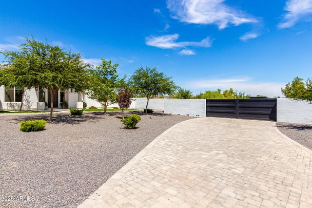 37227 N 11TH Avenue, Phoenix, AZ 85086