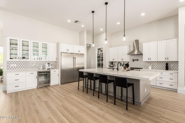 37227 N 11TH Avenue, Phoenix, AZ 85086