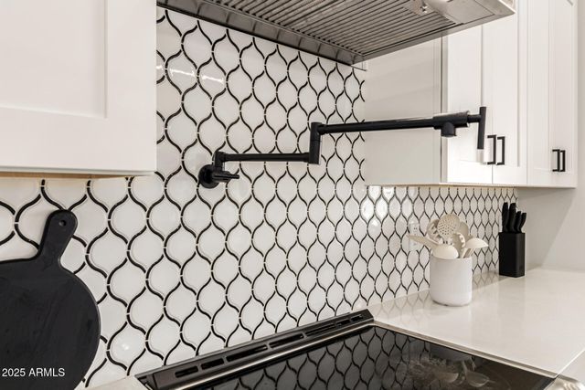 37227 N 11TH Avenue, Phoenix, AZ 85086