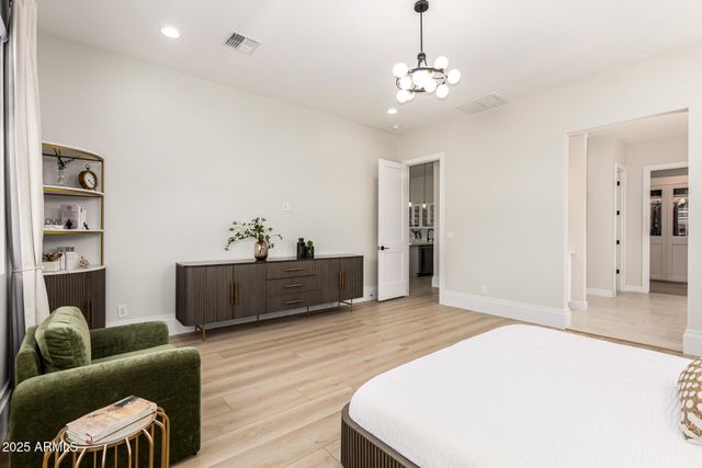 37227 N 11TH Avenue, Phoenix, AZ 85086