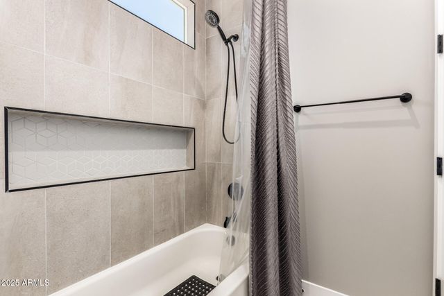 37227 N 11TH Avenue, Phoenix, AZ 85086