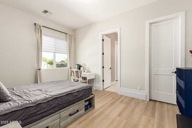 37227 N 11TH Avenue, Phoenix, AZ 85086