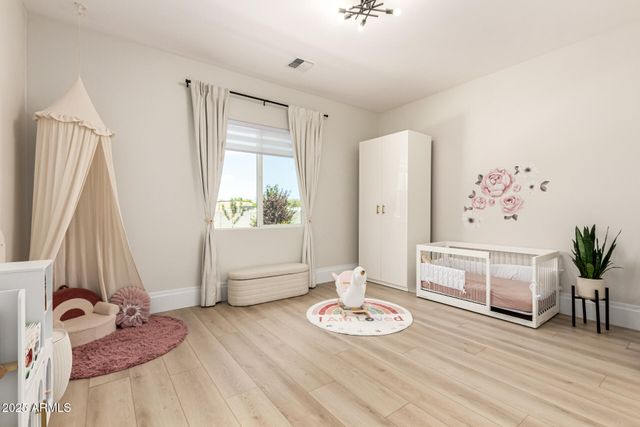 37227 N 11TH Avenue, Phoenix, AZ 85086