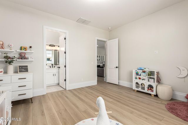 37227 N 11TH Avenue, Phoenix, AZ 85086