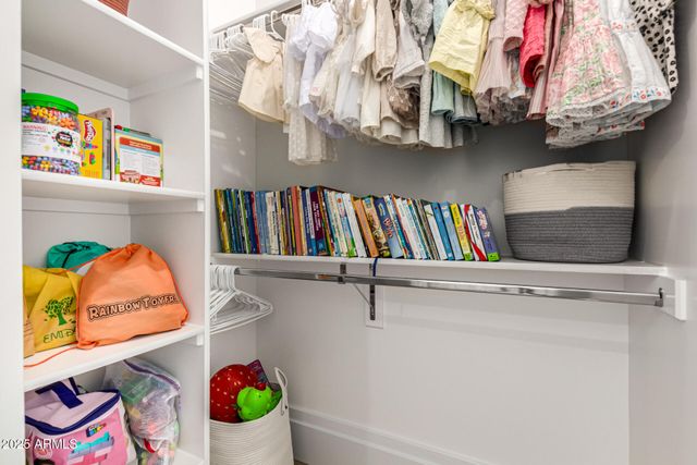 37227 N 11TH Avenue, Phoenix, AZ 85086