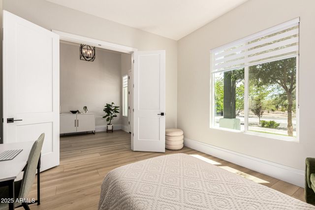 37227 N 11TH Avenue, Phoenix, AZ 85086