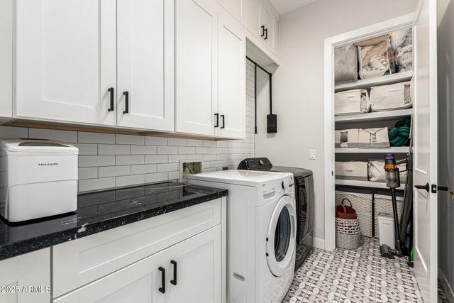 37227 N 11TH Avenue, Phoenix, AZ 85086