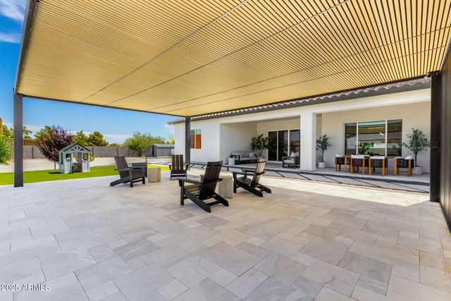 37227 N 11TH Avenue, Phoenix, AZ 85086