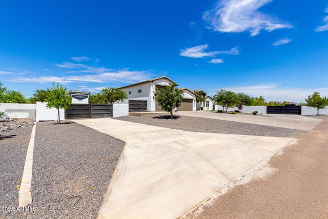 37227 N 11TH Avenue, Phoenix, AZ 85086