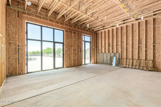 37227 N 11TH Avenue, Phoenix, AZ 85086