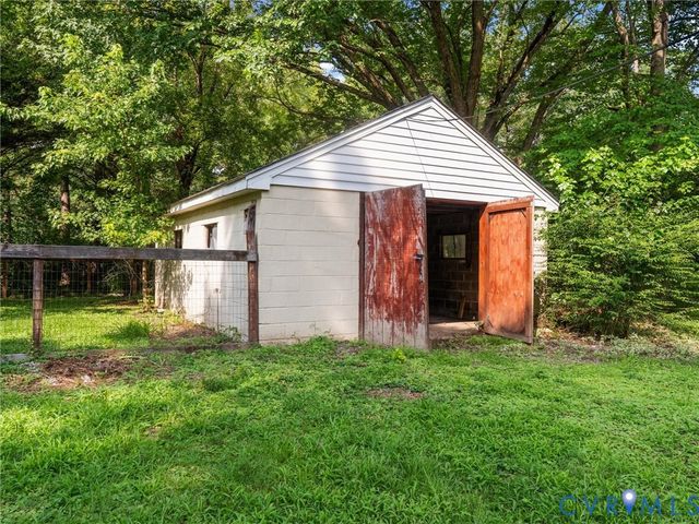 11592 Cedar Ln, Ashland, VA 23005
