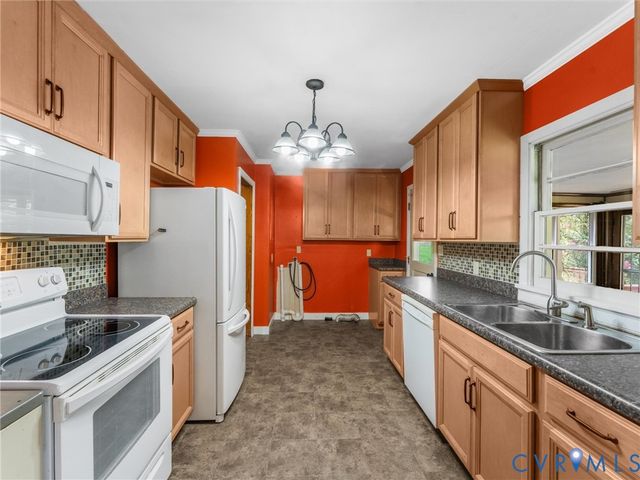 11592 Cedar Ln, Ashland, VA 23005