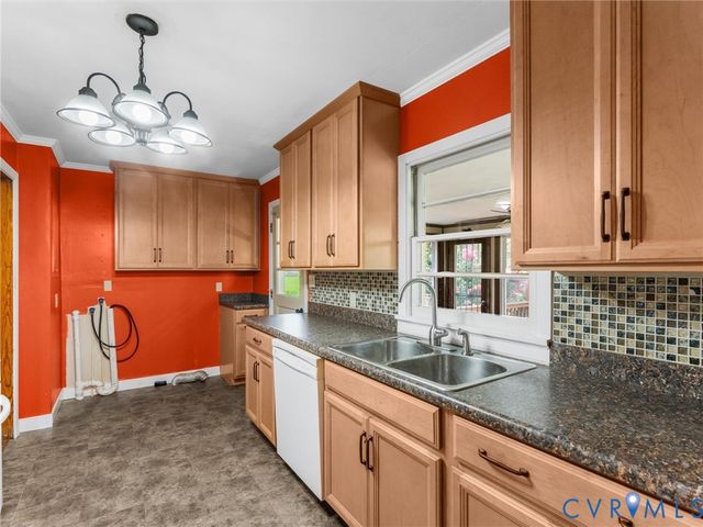11592 Cedar Ln, Ashland, VA 23005