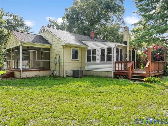 11592 Cedar Ln, Ashland, VA 23005
