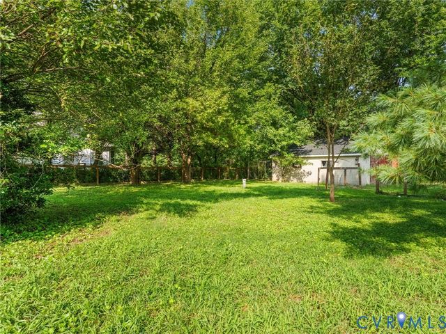 11592 Cedar Ln, Ashland, VA 23005