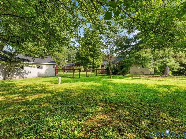 11592 Cedar Ln, Ashland, VA 23005