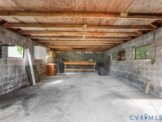 11592 Cedar Ln, Ashland, VA 23005