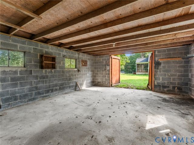 11592 Cedar Ln, Ashland, VA 23005