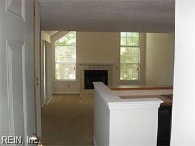 784 Windbrook Cir Apt 201, Newport News, VA 23602