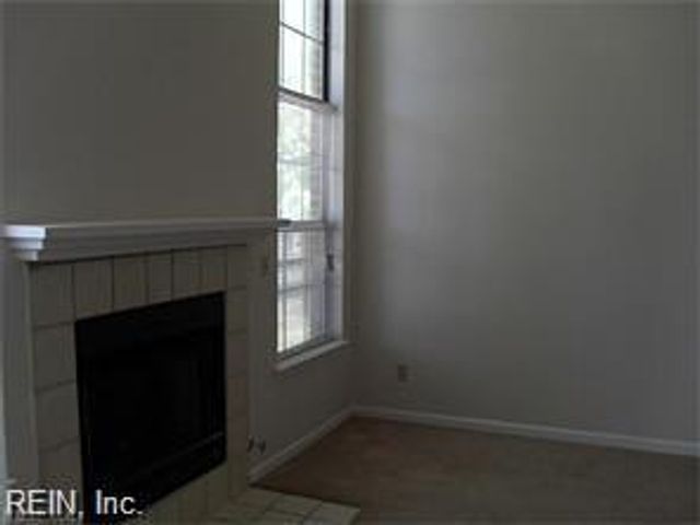 784 Windbrook Cir Apt 201, Newport News, VA 23602